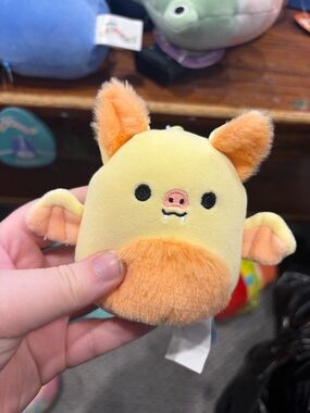 Bat clip Squishmallow